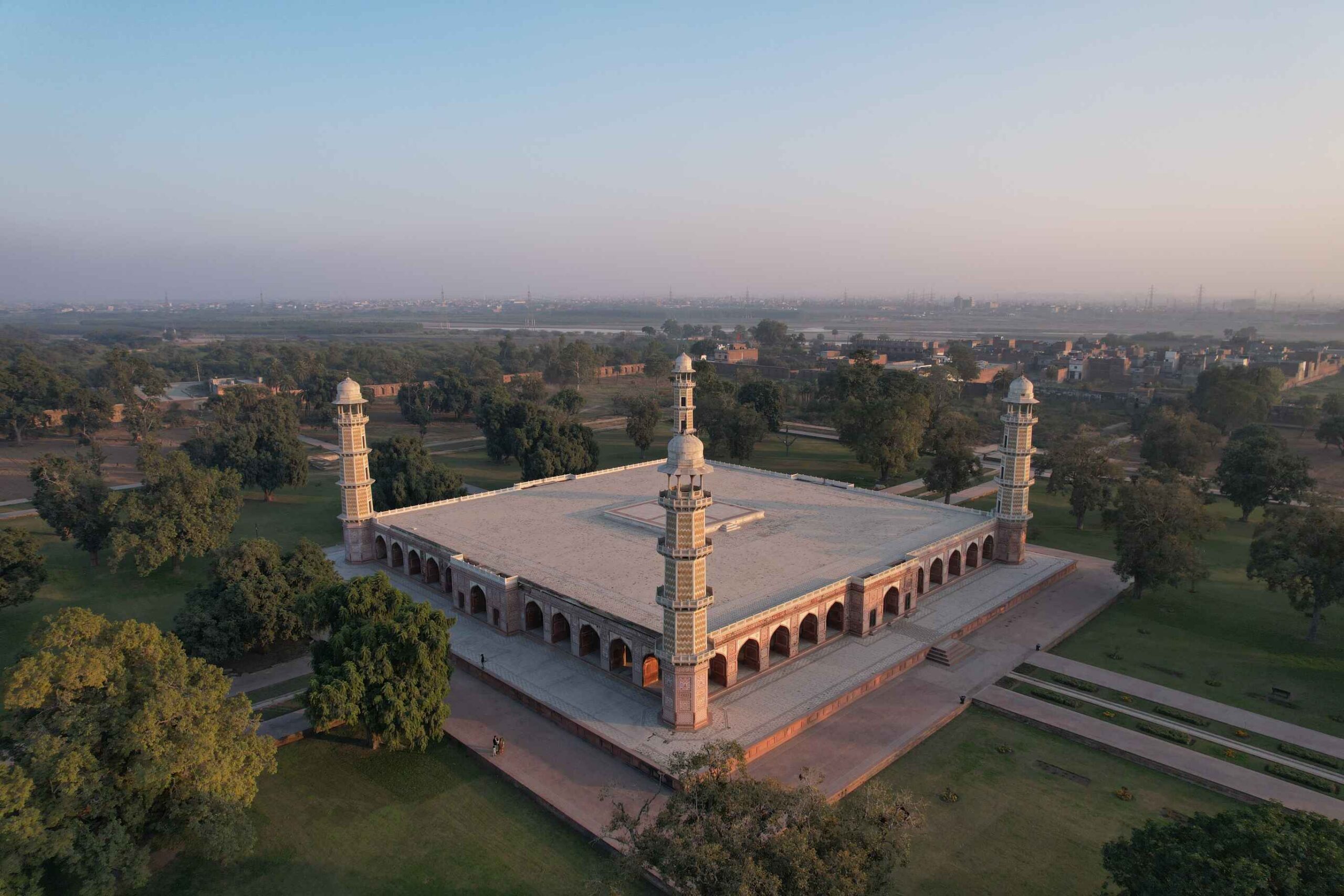 Tomb of Jahangir Image 1